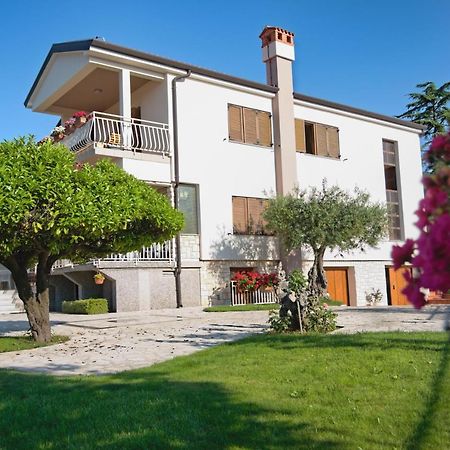 Apartments Vili Умаг Экстерьер фото