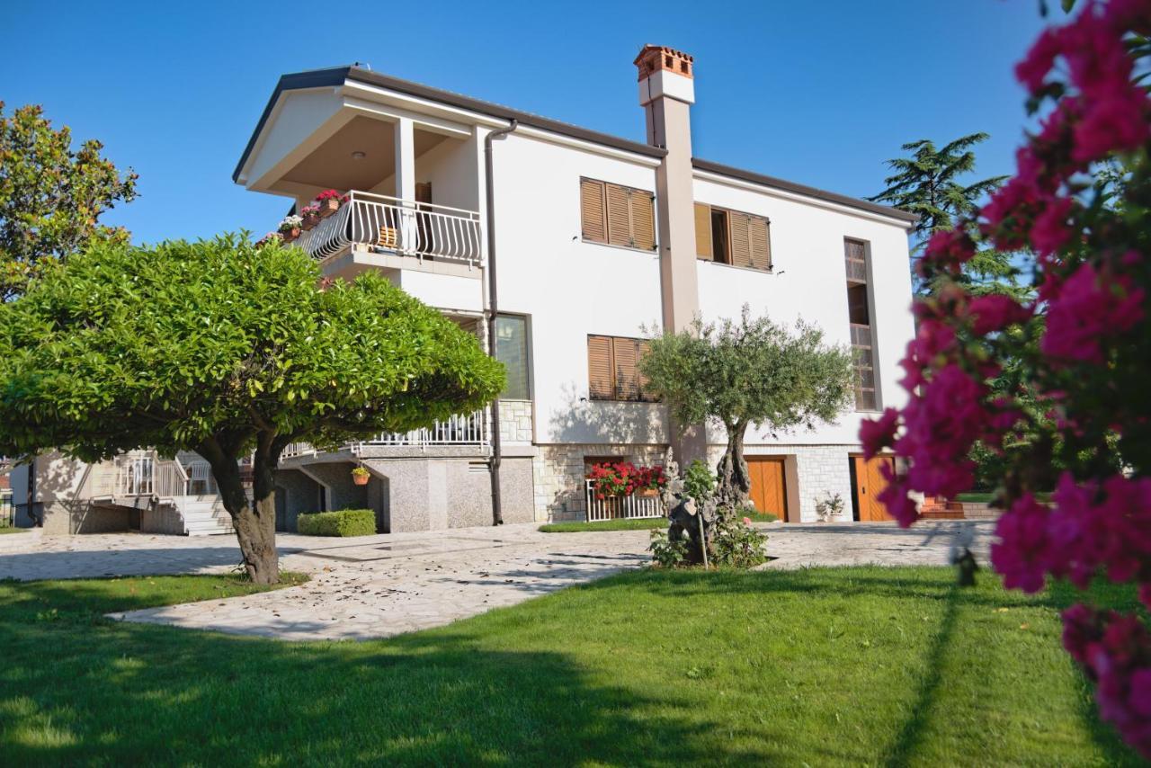 Apartments Vili Умаг Экстерьер фото