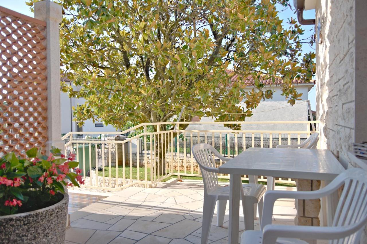 Apartments Vili Умаг Экстерьер фото