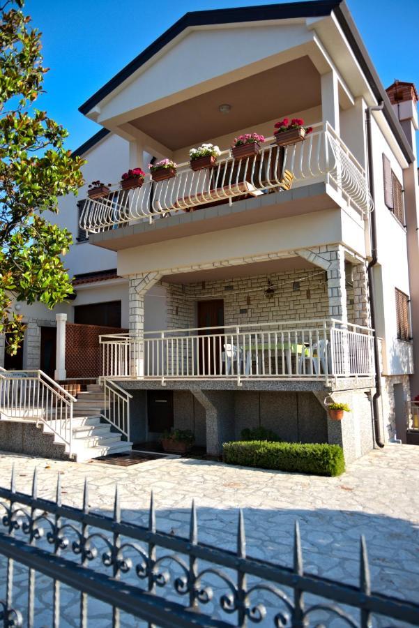 Apartments Vili Умаг Экстерьер фото