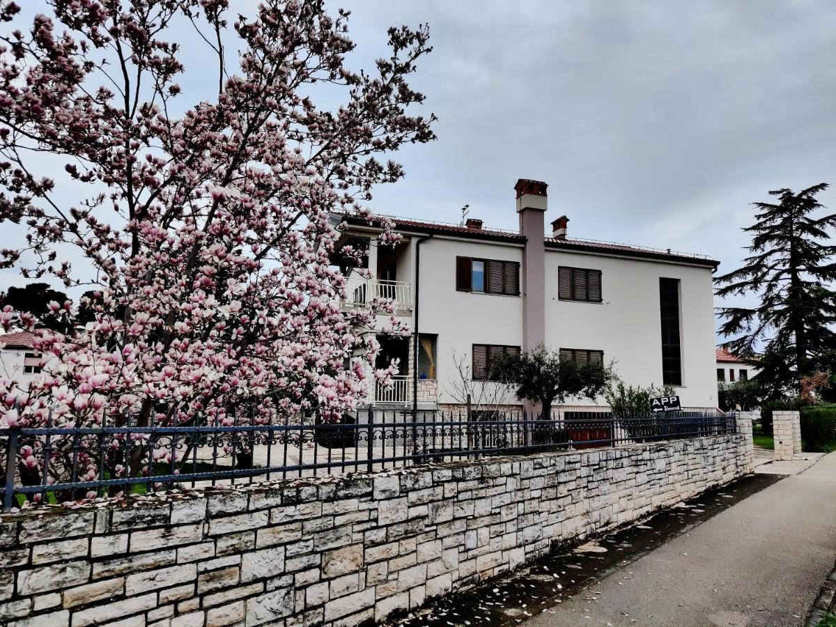 Apartments Vili Умаг Экстерьер фото